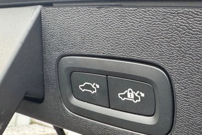 Volvo XC60 T6 Plug-In Hybrid AWD Plus Dark aut