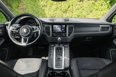 Porsche Macan Standard