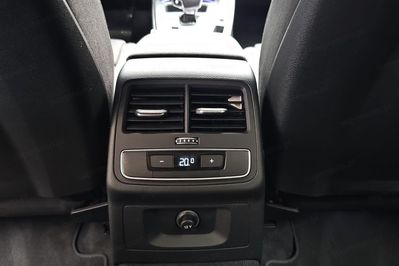 Audi A4 35 TSI s Tronic