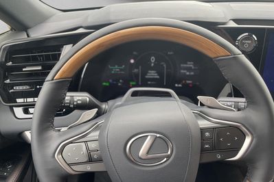 Lexus RX 450h+ Omotenashi 2.5 Hybrid Plug-in