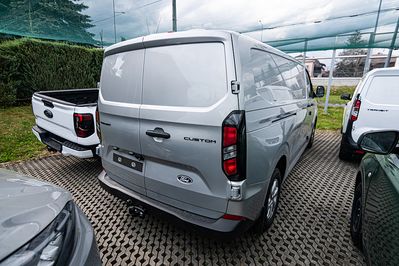 Ford Transit Custom 320 L2H1 Trend A8