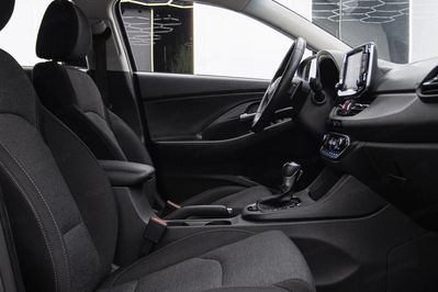 Hyundai i30 Fastback 1.5 T-GDI 48V Smart DCT