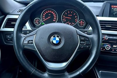 BMW Seria 3 Gran Turismo 320i Advantage