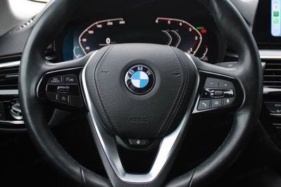 BMW Seria 5 520d xDrive Sport Line