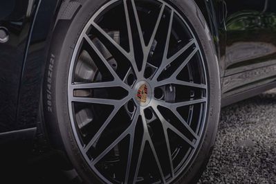 Porsche Cayenne Black Edition