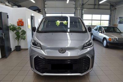 Toyota Proace Verso Long Business