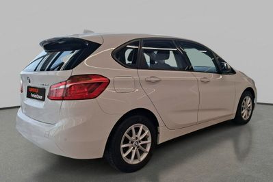 BMW Seria 2 216d aut