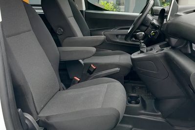 Toyota Proace City d-4D Long 2.3T Active Zabudowa Brygadowa