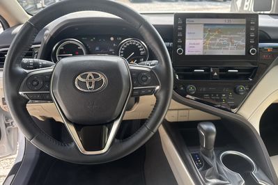 Toyota Camry Executive 2.5 Hybrid  CVT
