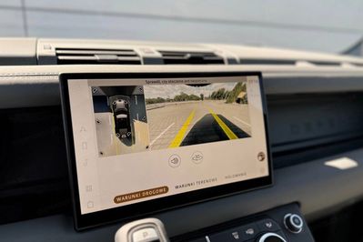 Land Rover Defender 110 D200 X-Dynamic SE