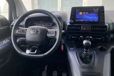 Toyota Proace City Verso Long 1.5 d-4D Family