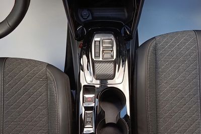 Peugeot 2008 1.2 Puretech Allure S&S EAT8
