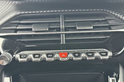 Peugeot 2008 Style 1.2 PureTech EAT8