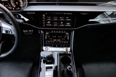 Audi A8 S8 TFSI quattro