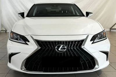 Lexus ES 300h Business Edition 2.5 E-CVT