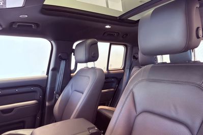 Land Rover Defender 130 3.0 D300 mHEV X-Dynamic SE