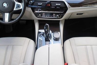 BMW Seria 5 Touring 530i xDrive Luxury Line