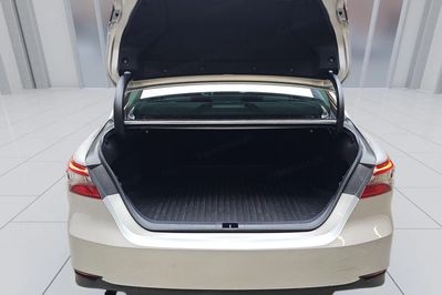 Toyota Camry 2.5 Hybrid Prestige