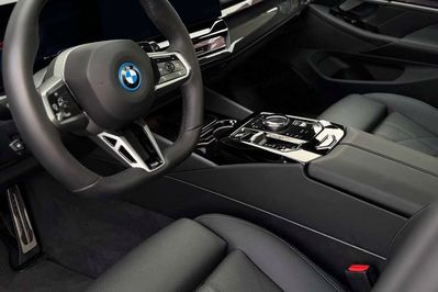 BMW Seria 5 530e xDrive M Sport