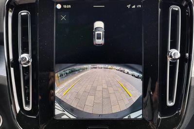 Volvo XC40 B4 B Plus Dark