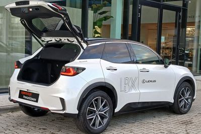 Lexus LBX Hybrid Emotion