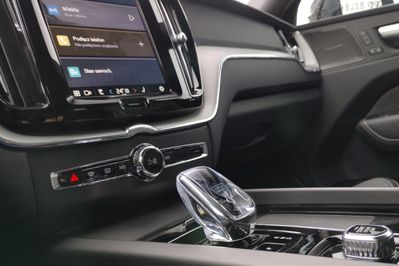 Volvo XC60 T8 Plug-In Hybrid AWD Ultra Black Edition aut