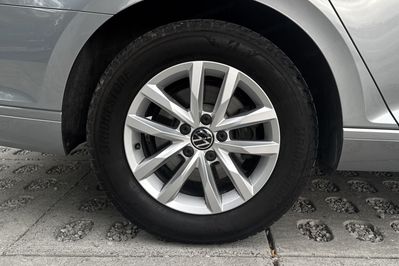 Volkswagen Passat Business 1.5 TSI  DSG