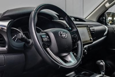 Toyota HiLux Double Cab SR5PLUS 4X4