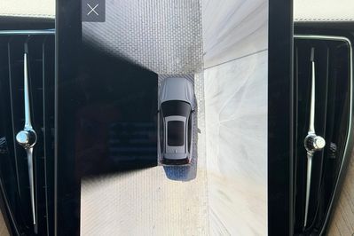 Volvo XC60 T6 AWD Ultra Bright