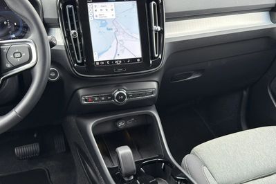 Volvo XC40 B3 Plus Dark aut