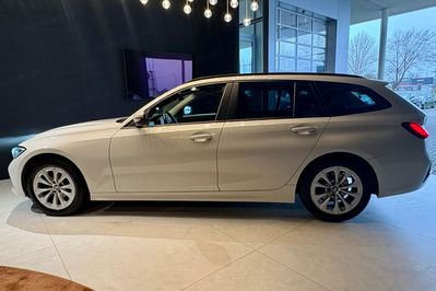 BMW Seria 3 318i Advantage aut