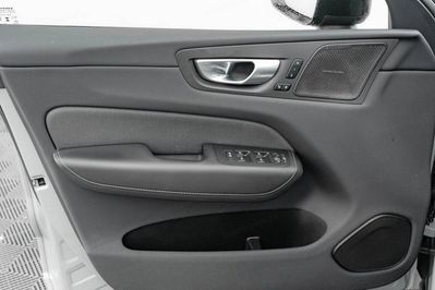Volvo XC60 B4 B Plus Dark