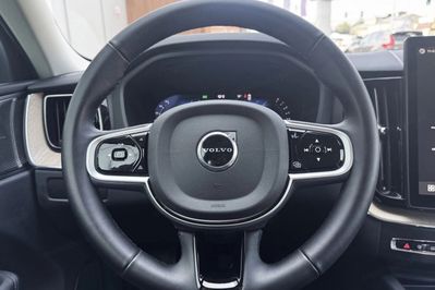 Volvo XC60 B5 B AWD Plus Dark