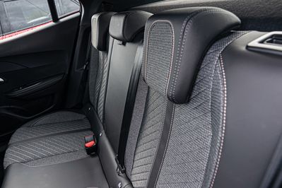 Peugeot 2008 Allure e-DCS 1.2 mHEV