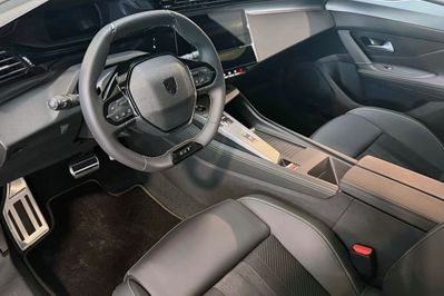 Peugeot 308 GT Exclusive S&S e-DCS6 1.2 mHEV