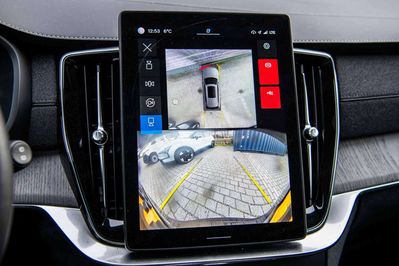 Volvo XC90 T8 AWD Plug-In Hybrid Ultra Dark