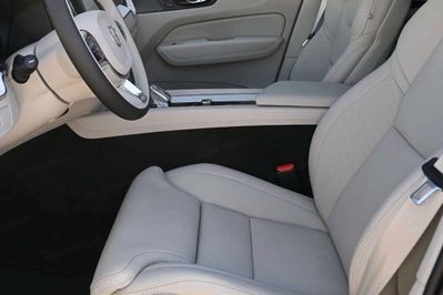 Volvo XC60 T8 Plug-In Hybrid AWD Ultra Bright