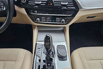 BMW Seria 5 Touring 520d xDrive