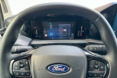 Ford Transit Custom 320 L2H1 Limited A8