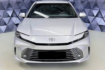 Toyota Camry Executive 2.5 Hybrid Dynamic Force