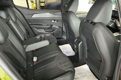 Peugeot 408 GT Exclusive e-DCS7 1.6 Plug-in Hybrid