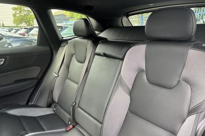 Volvo XC60 B4 B Plus Dark
