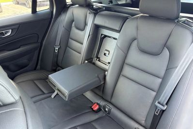 Volvo V60 T6 AWD Plug-In Hybrid Plus Dark