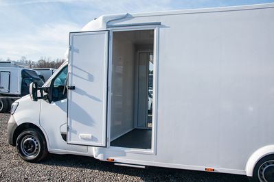 Renault Master L3 Zabudowa Wystawowa Przeszklona