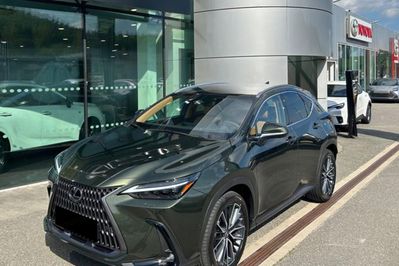 Lexus NX 450h+ Omotenashi 2.5 Hybrid Plug-in AWD