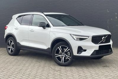Volvo XC40 B4 Plus Dark