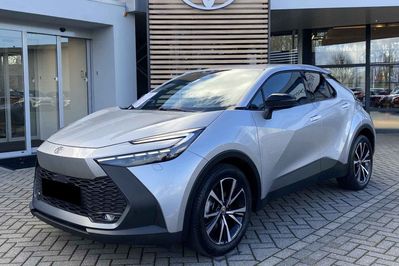 Toyota C-HR Style 2.0 Hybrid Dynamic Force Plug-in