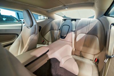 Aston Martin DB11 V8