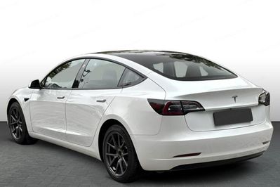 Tesla Model 3 RWD