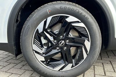 Nissan Qashqai N-Connecta Xtronic 1.3 DIG-T mHEV